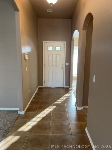 4762 S 203rd East Avenue, Broken Arrow, OK 74014