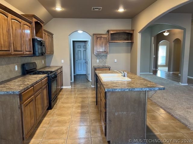 4762 S 203rd East Avenue, Broken Arrow, OK 74014