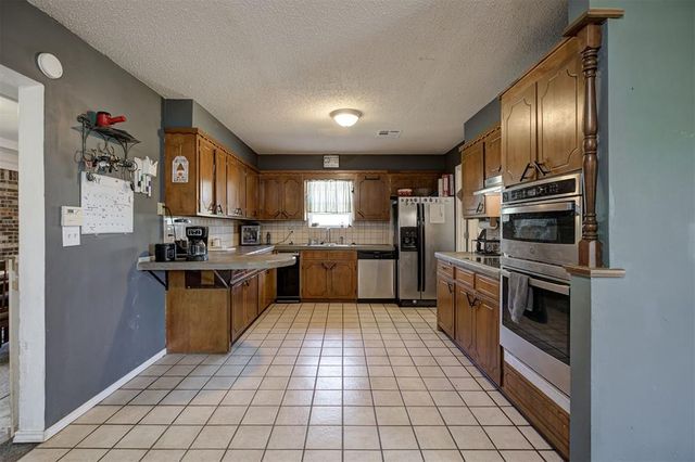 34304 Lake Road, Shawnee, OK 74801