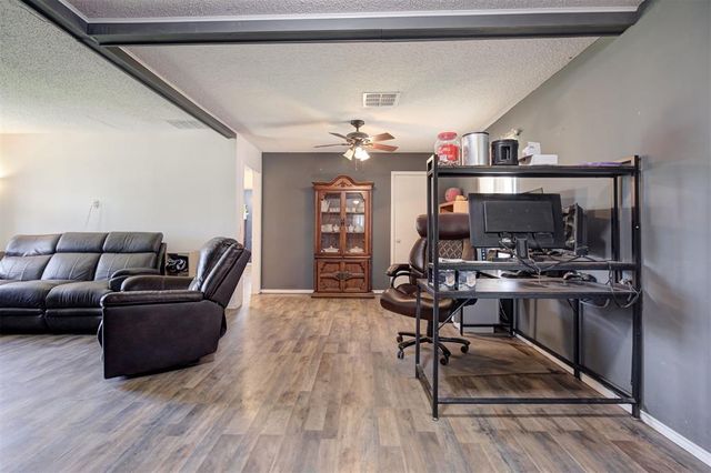 34304 Lake Road, Shawnee, OK 74801