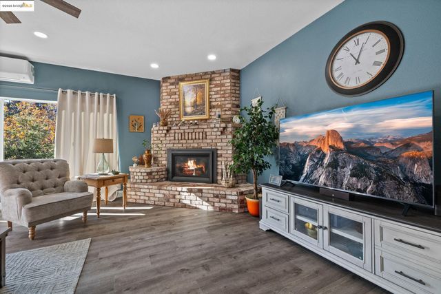 20330 Westview Dr, Tuolumne, CA 95379