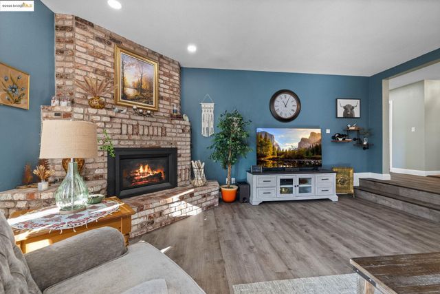 20330 Westview Dr, Tuolumne, CA 95379