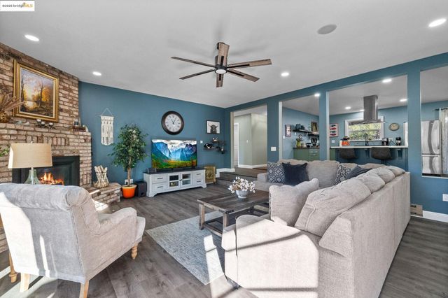 20330 Westview Dr, Tuolumne, CA 95379