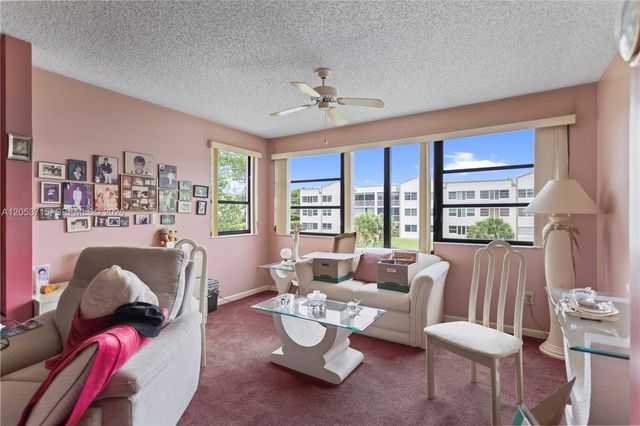 10830 W Clairmont Circle 206, Tamarac, FL 33321