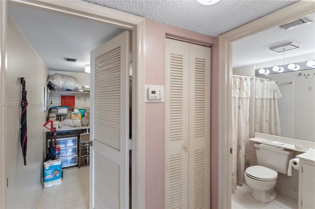 10830 W Clairmont Circle 206, Tamarac, FL 33321
