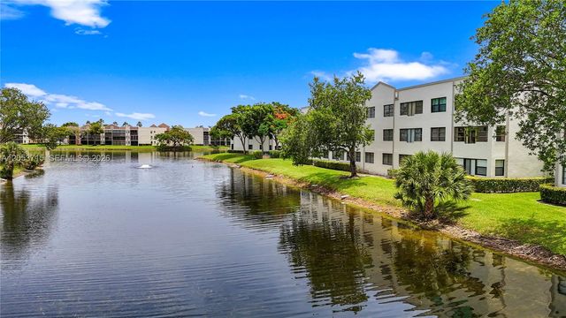 10830 W Clairmont Circle 206, Tamarac, FL 33321