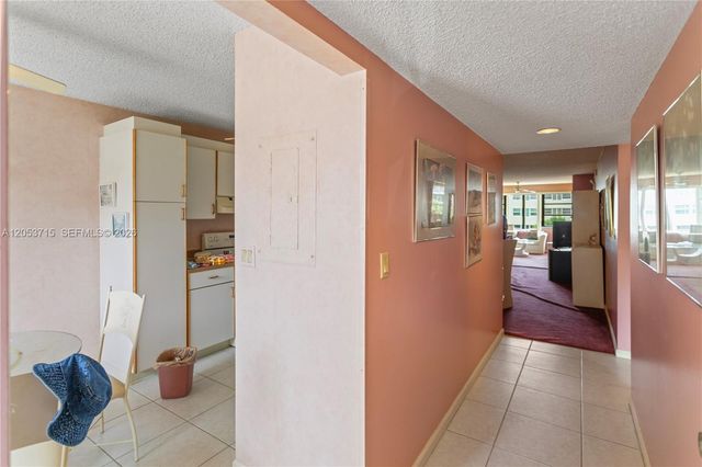 10830 W Clairmont Circle 206, Tamarac, FL 33321
