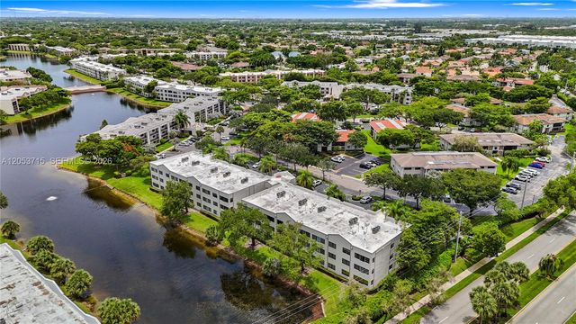 10830 W Clairmont Circle 206, Tamarac, FL 33321