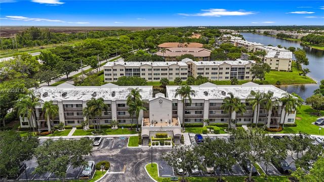 10830 W Clairmont Circle 206, Tamarac, FL 33321