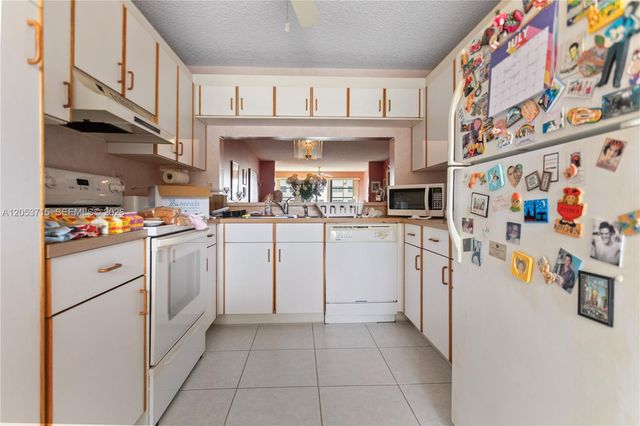 10830 W Clairmont Circle 206, Tamarac, FL 33321