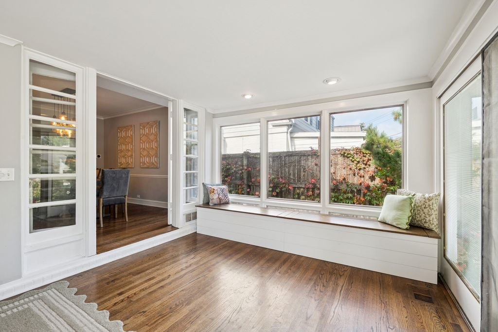 Image 14 of property listing at 1216 16th Street, Wilmette, IL 60091