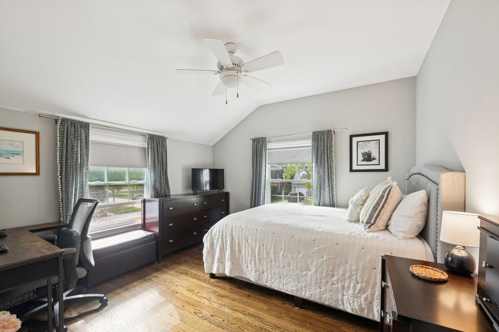 Image 20 of property listing at 1216 16th Street, Wilmette, IL 60091