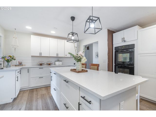 1470 AERIAL Way Se, Salem, OR 97302