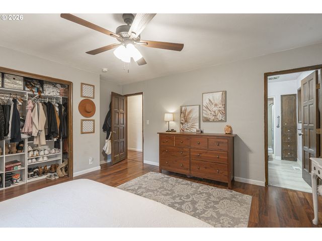 1470 AERIAL Way Se, Salem, OR 97302