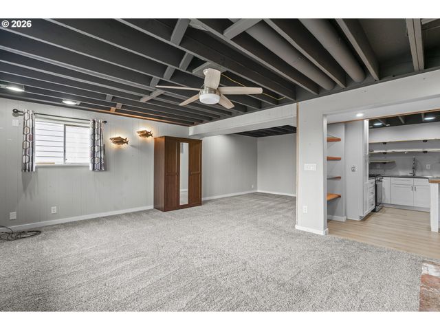 1470 AERIAL Way Se, Salem, OR 97302