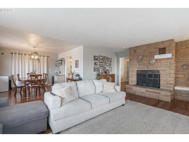 1470 AERIAL Way Se, Salem, OR 97302