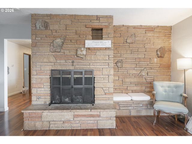 1470 AERIAL Way Se, Salem, OR 97302