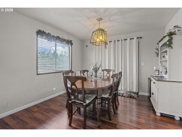 1470 AERIAL Way Se, Salem, OR 97302