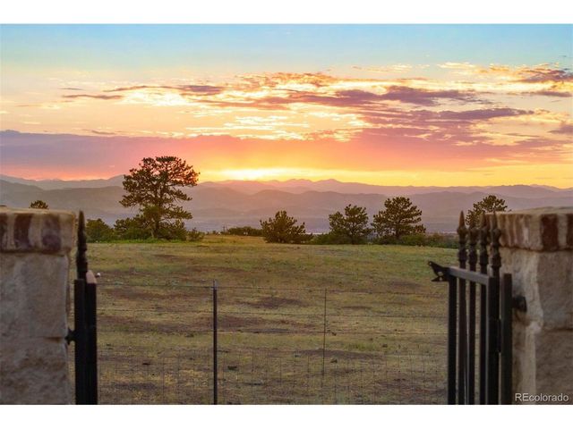 5700 Amber Ridge Dr, Castle Pines, CO 80108