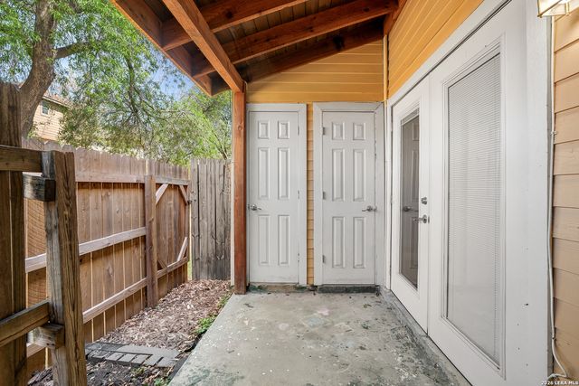 12221 Magnolia Blossom, San Antonio, TX 78247