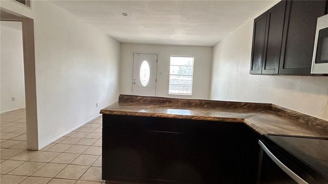 1004 Austin St 9, Portland, TX 78374
