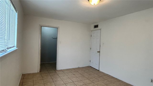 1004 Austin St 9, Portland, TX 78374