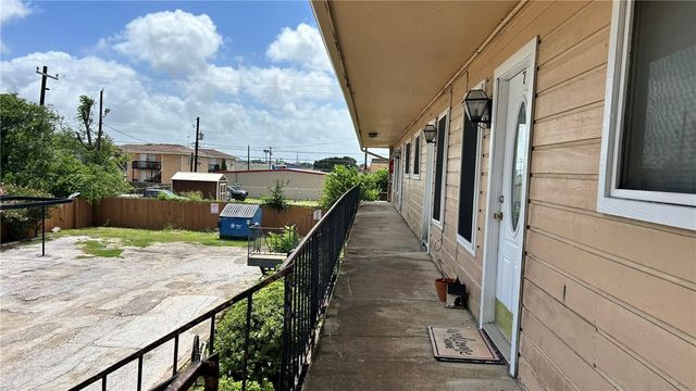 1004 Austin St 9, Portland, TX 78374