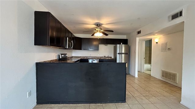 1004 Austin St 9, Portland, TX 78374