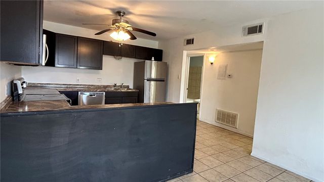 1004 Austin St 9, Portland, TX 78374