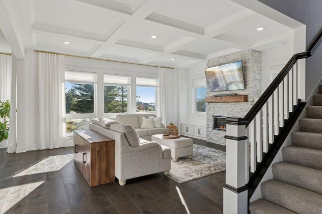 1389 Palmer Drive N, Lake Elmo, MN 55042