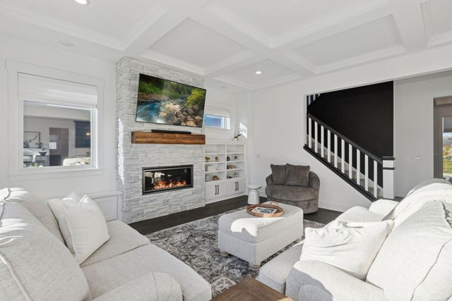 1389 Palmer Drive N, Lake Elmo, MN 55042