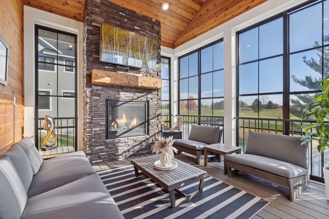 1389 Palmer Drive N, Lake Elmo, MN 55042