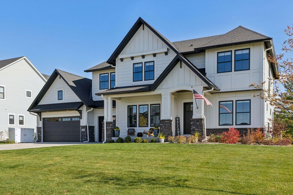 1389 Palmer Drive N, Lake Elmo, MN 55042