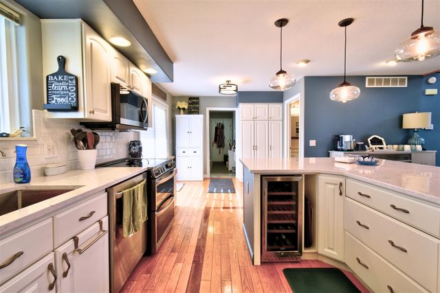 1291 S Queensway Drive, Lake Isabella, MI 48893