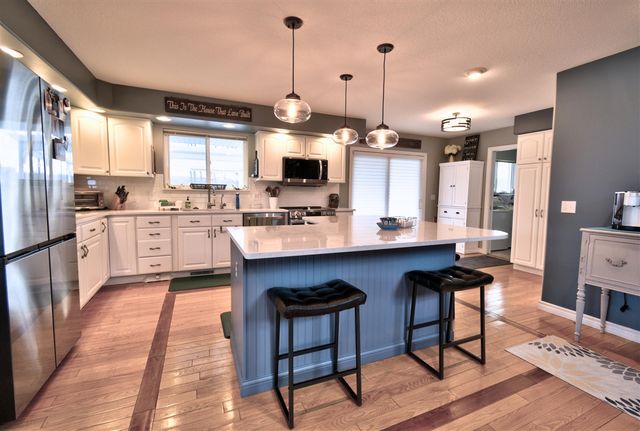 1291 S Queensway Drive, Lake Isabella, MI 48893