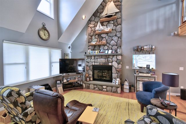 1291 S Queensway Drive, Lake Isabella, MI 48893