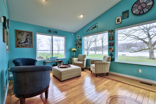 1291 S Queensway Drive, Lake Isabella, MI 48893