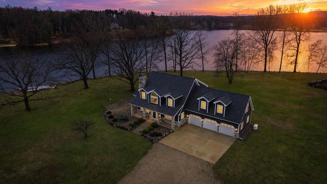 1291 S Queensway Drive, Lake Isabella, MI 48893