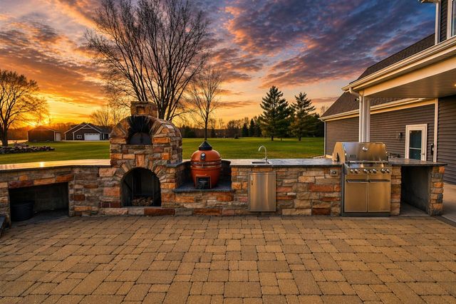 1291 S Queensway Drive, Lake Isabella, MI 48893