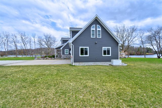 1291 S Queensway Drive, Lake Isabella, MI 48893