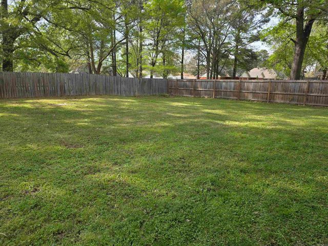 599 N Holly St, Beebe, AR 72012