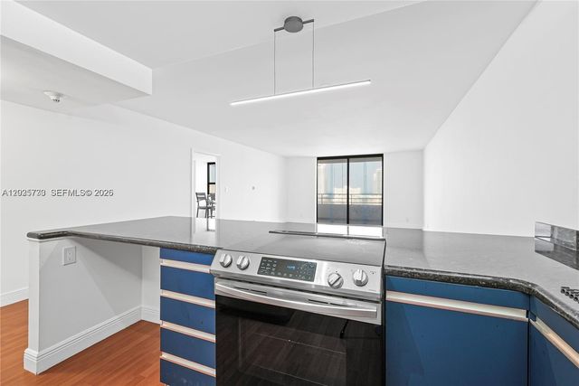 2500 Parkview Dr 1503, Hallandale Beach, FL 33009