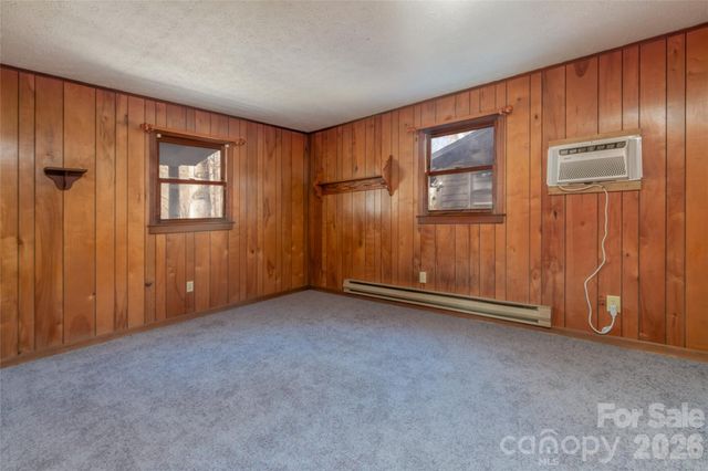 87 Sassafras Lane, Maggie Valley, NC 28751