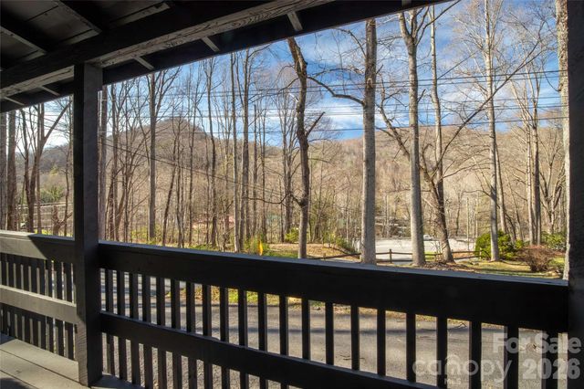 87 Sassafras Lane, Maggie Valley, NC 28751