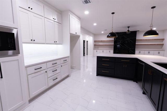 4348 Raymond Lane, Guthrie, OK 73044