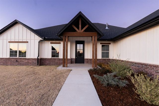 4348 Raymond Lane, Guthrie, OK 73044