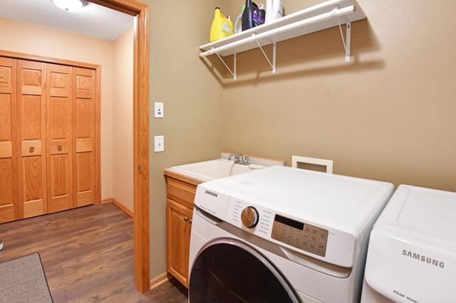 1007 Arbor Way, Sauk Rapids, MN 56379