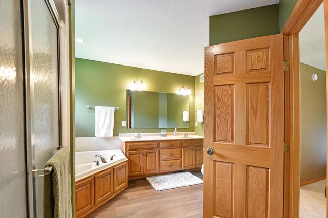 1007 Arbor Way, Sauk Rapids, MN 56379