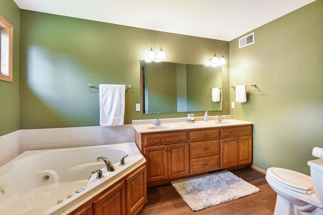 1007 Arbor Way, Sauk Rapids, MN 56379