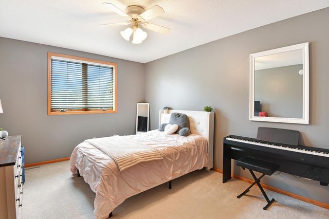 1007 Arbor Way, Sauk Rapids, MN 56379